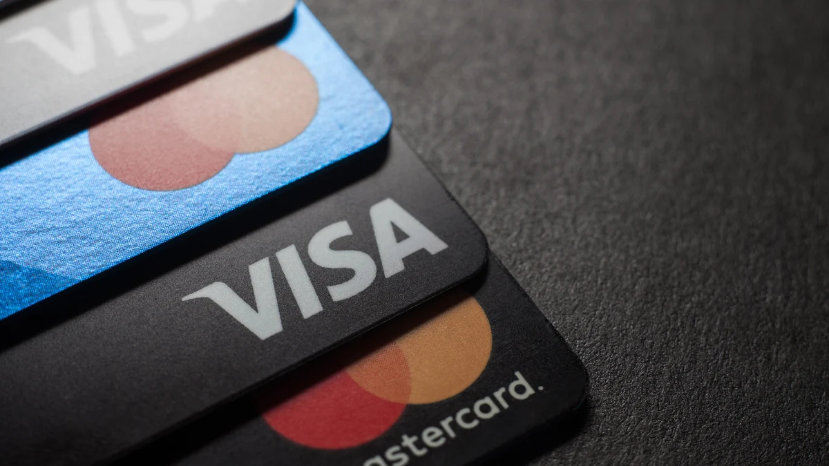 Bank Cards: Visa / Mastercard